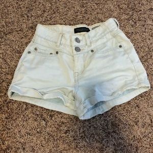 (SOLD) High waisted light wash jean shorts